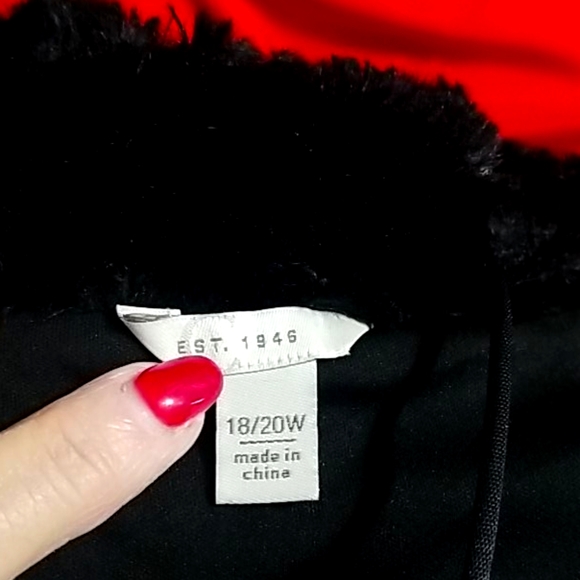 Est. 1946 Faux fur vest - Picture 3 of 3